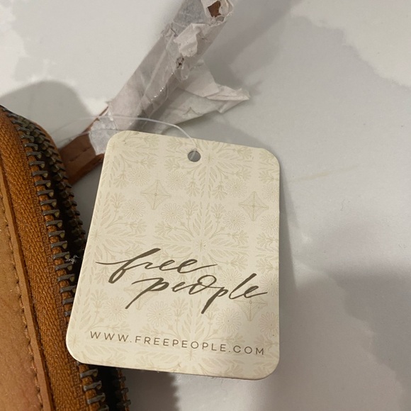 Free People Wristlet Wallet Brown Distressed Vegan Zip Around NWT - Picture 6 of 7